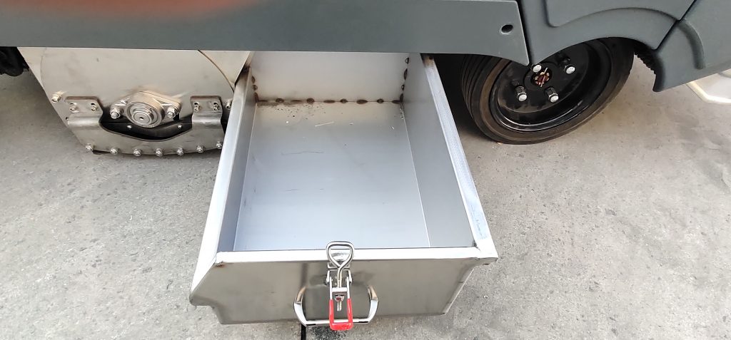 一掃一拖污垢全無——清晨雨電動掃地車分享