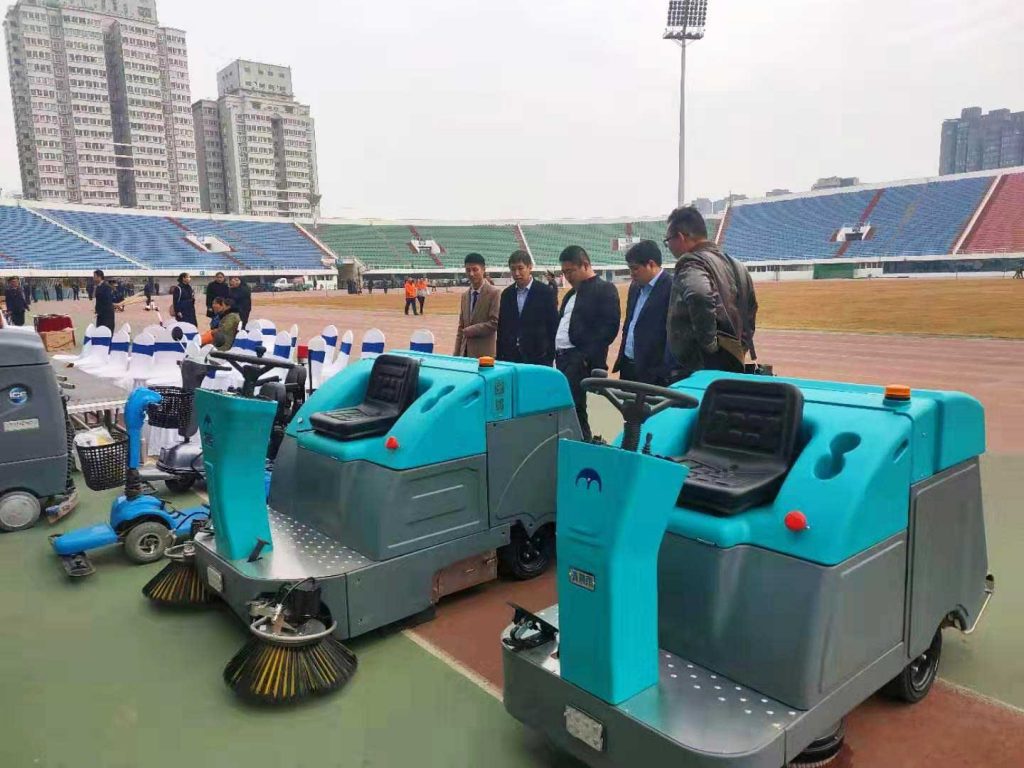 清晨雨拖地車：選購掃地車的價格、品牌、試用三個誤區你都了解嗎