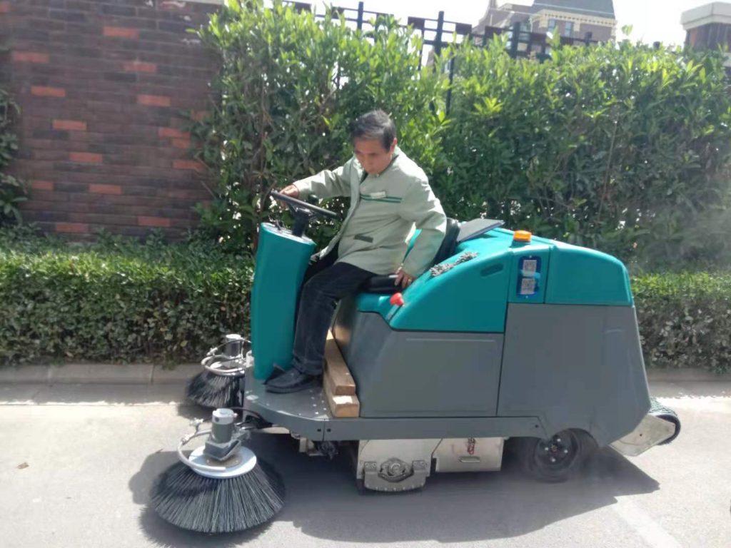 為什么要用掃地車？掃地車究竟哪里好？