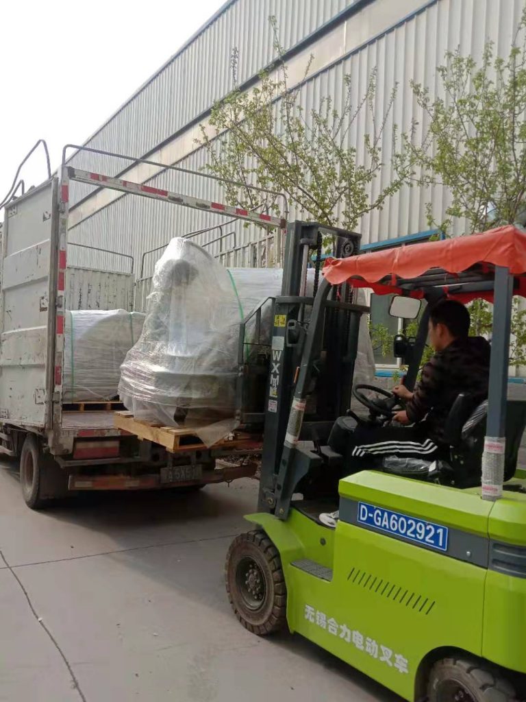 清晨雨掃地車體驗：清潔率高達99%，污垢灰塵無處可藏