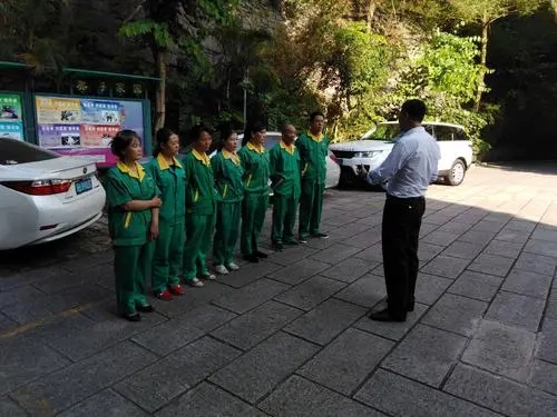清晨雨拖地車：什么洗地車可以好？能解決物業小區保潔痛點嗎？