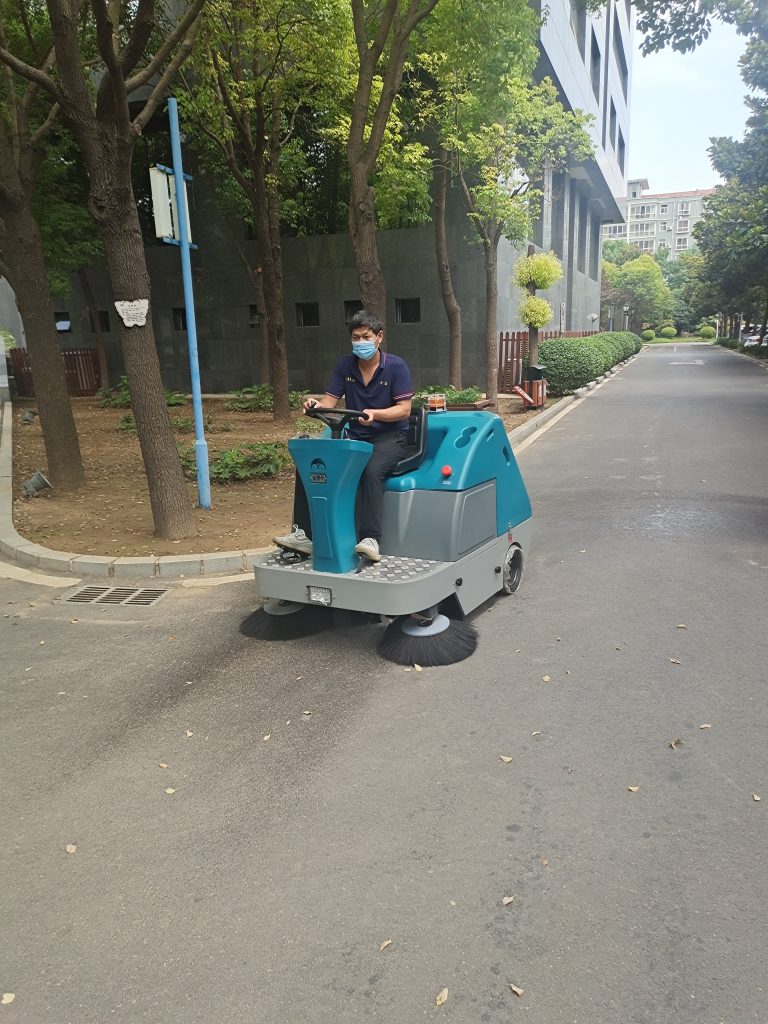 掃地車成為城市環衛工作新利器，推動環保事業發展