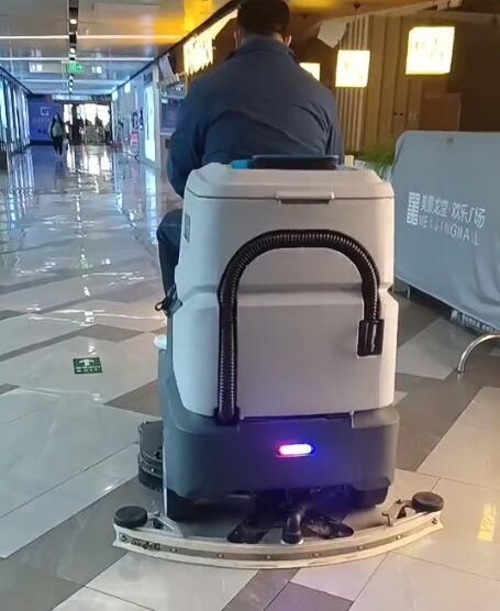 一探究竟：掃地車、洗地車、拖地車，哪款清潔更高效？