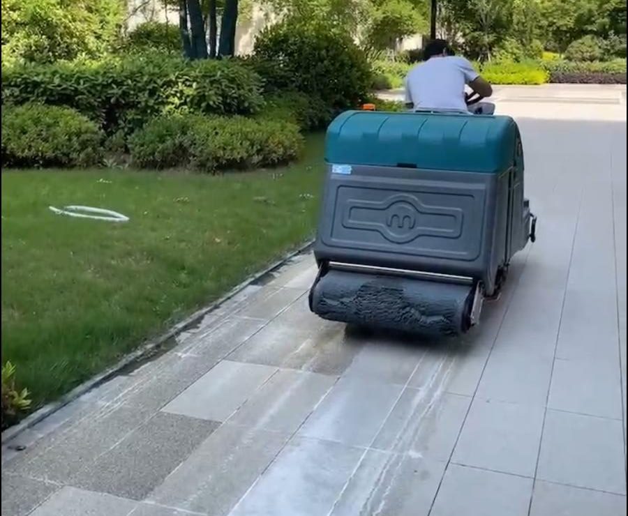駕馭清潔之韻，駕駛式洗地車賦予清潔工作優(yōu)雅新定義