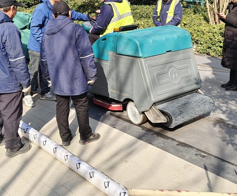 工業(yè)清潔新標桿：高效洗地機，提升清潔品質(zhì)與效率