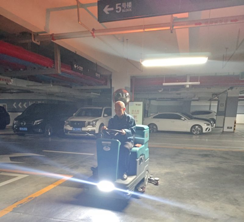 洗地車續航4小時+160L污水箱｜物業清潔首選水電雙持久方案