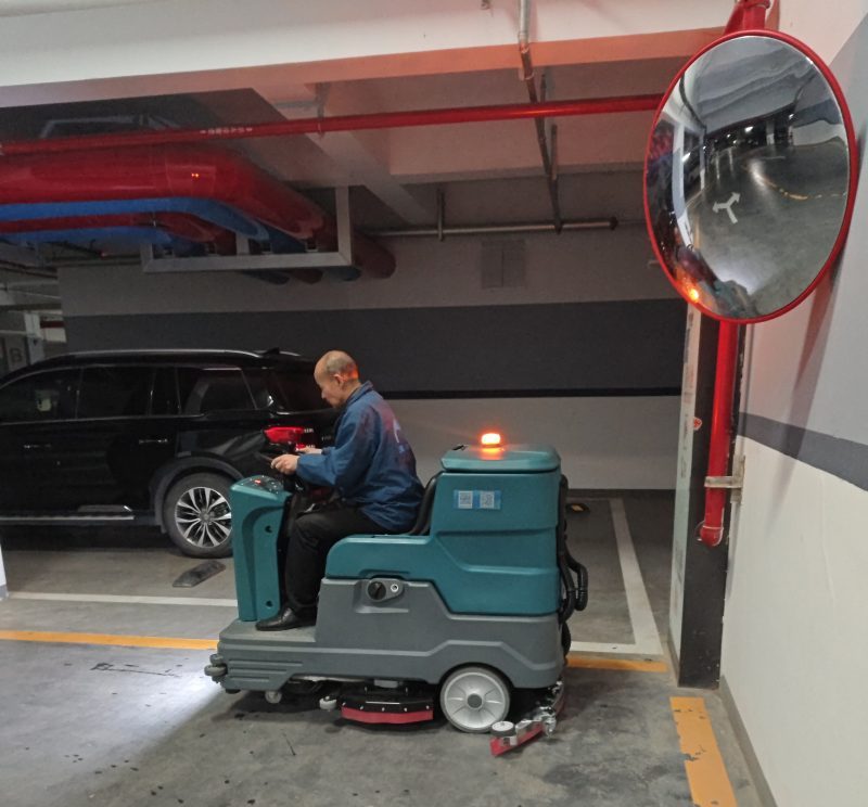 省力≠省成本？揭秘駕駛式洗地車如何讓清潔預算縮水40%