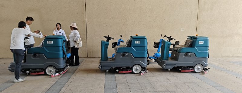 從“汗水工程”到“效率革命”：駕駛式洗地車如何改寫清潔史？